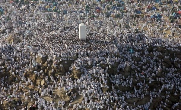 مدني عرفات يحذر من مخاطر الصعود لجبل الرحمة.. غدا