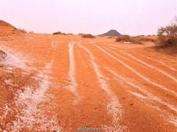 صور أمطار وبردية الحفير صباح اليوم 