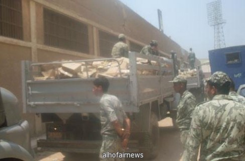 مصر:الجيش يغطي على أزمة البوتاجاز بالمساعدات الغذائية 