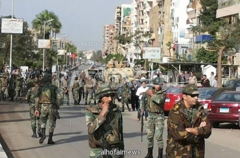 مصر:الجيش يهدد مسيرة للطالبات بالرصاص ويمنع وصولها إلى جامعة الأزهر