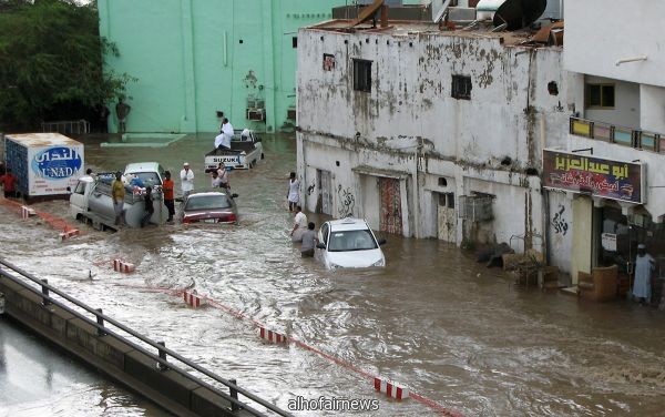 133 سنة سجن و14 مليون ريال غرامة للمتورطين بكارثة سيول جدة