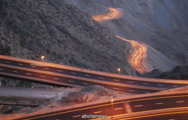 الأمطار وانجراف التربة تتسببان في إغلاق طريق الكر