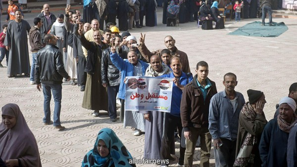 مظاهرات للإخوان قبيل انتهاء الاستفتاء على الدستور