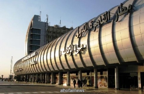 مصر:هبوط 4 أعمدة بمطار القاهرة بعد اصابتها بشروخ