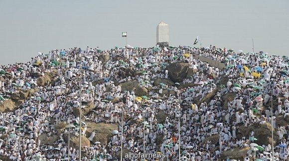  الدفاع المدني يحذر الحجاج من الصعود إلى جبل الرحمة يوم عرفة 