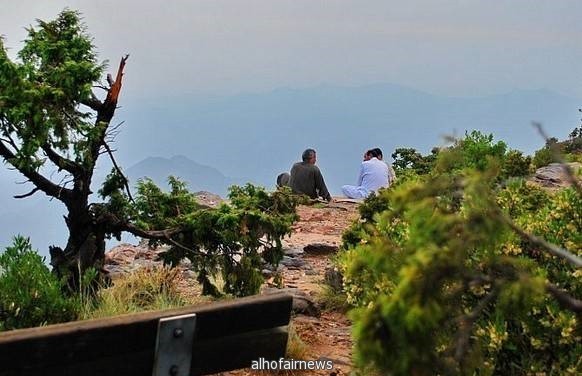 سماء غائمة على جنوب غرب وأجزاء من شمال المملكة