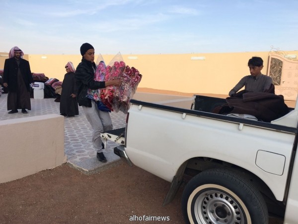 فرع جمعية الحفير الخيرية بالصبيحية يوزع ملابس شتوية 