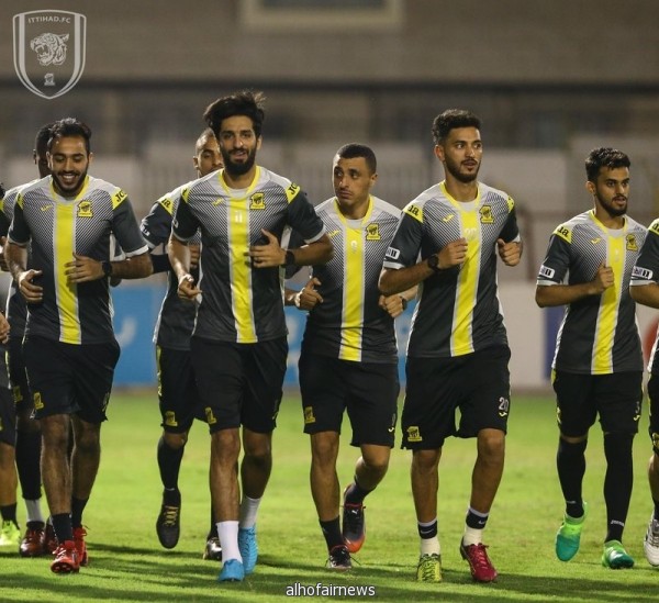 الاتحاد يسعى للعودة إلى المنافسة من أمام الشباب .. والنصر يطمع في نقاط الرائد