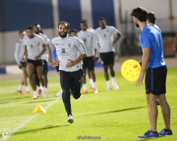 الهلال يسعى لتجاوز القادسية والتربع على القمة وأحد يبحث عن الانتصار الأول